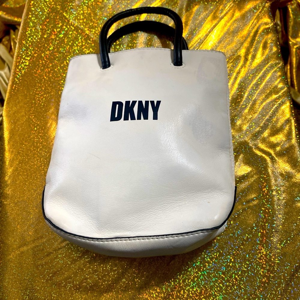 DKNY SMALL HANDBAG WHITE CLUTCH 6”x7” CLEAN FAUX LEATHER